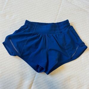 Lululemon Hotty Hot Low-Rise Lined Short 2.5", Sz 2